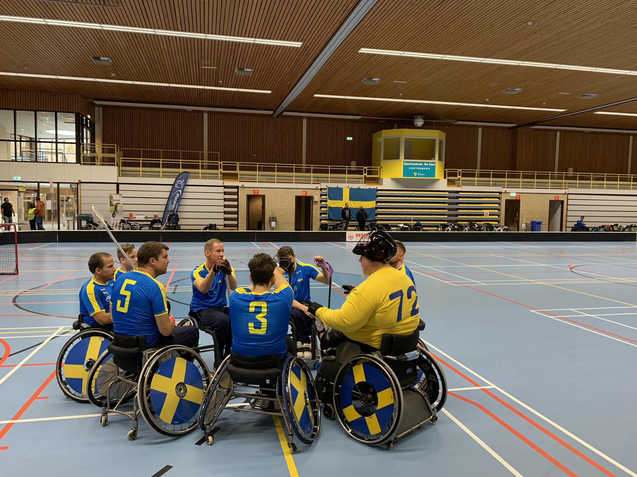 Bild lånad från; Svenska Rullstolsinnebandylaget / Team Sweden Wheelchair Floorball