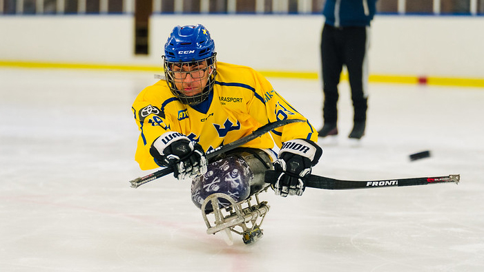 Markus Lopez skjuter ett skott.