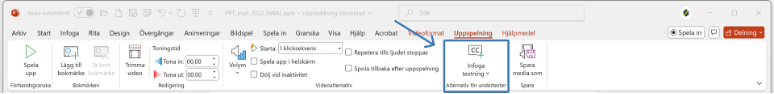 Visar flikarna och verktysfältet i PowerPoint, Fliken “Uppspelning” är aktiv. Knappen “infoga textning” är inringad.