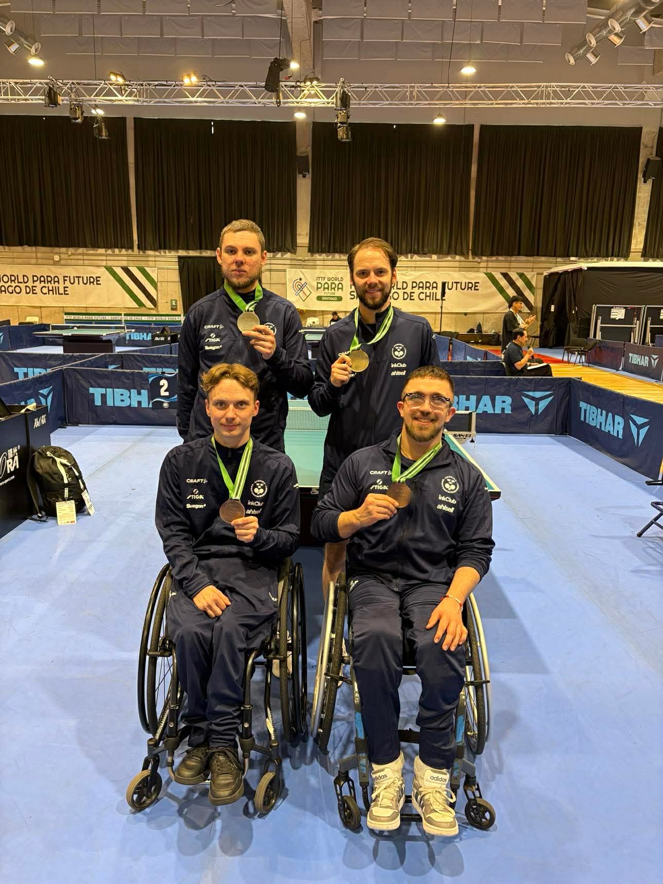 Bild på medaljörerna ifrån chile, Isak i rullstol längst till vänster