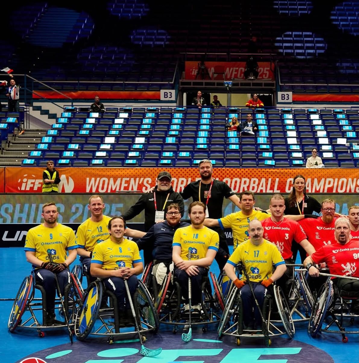 Lagfoto på Sveriges rullstolslag och Tjeckens rullstolslag under 3 nation cup i Tjecken.